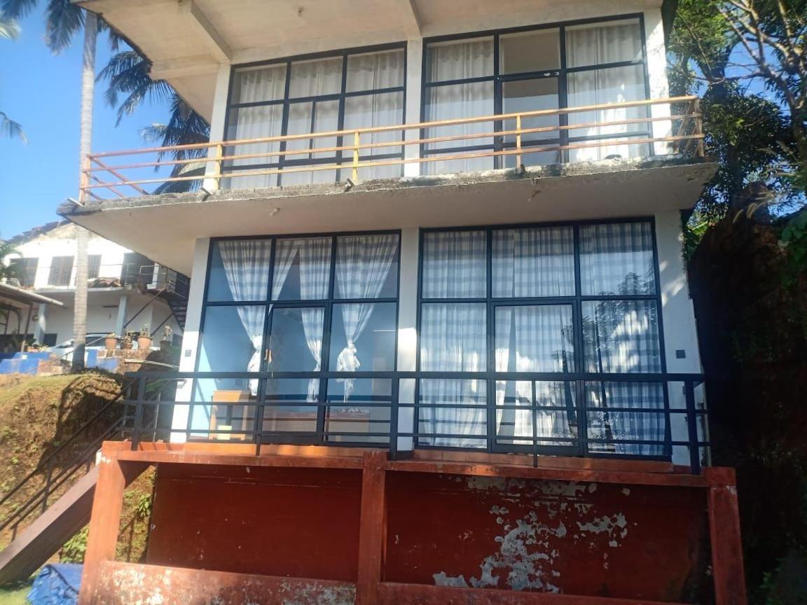 Manshore Bay Cananor Exterior foto